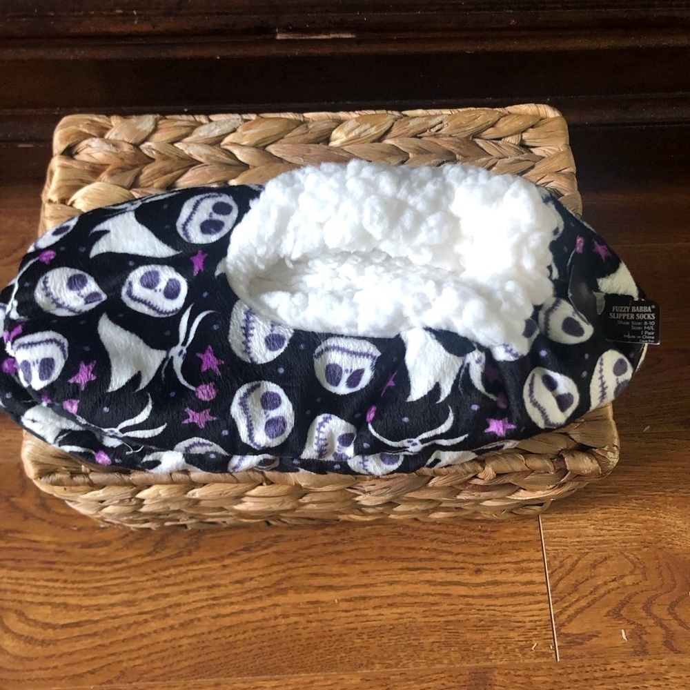 Disney Nightmare Before Christmas fuzzy babba slipper socks - Picture 1 of 4